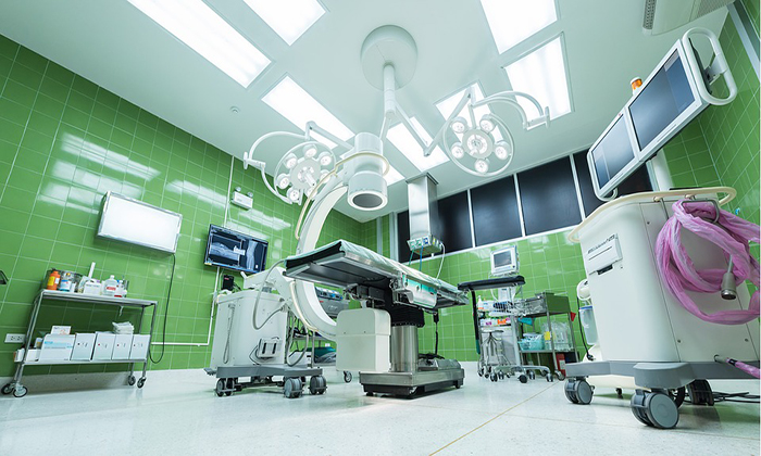 Plano de saúde é condenado a indenizar por negativa de cobertura de cirurgia de emergência